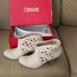 Women's Carlos Santana ankle booties size 9